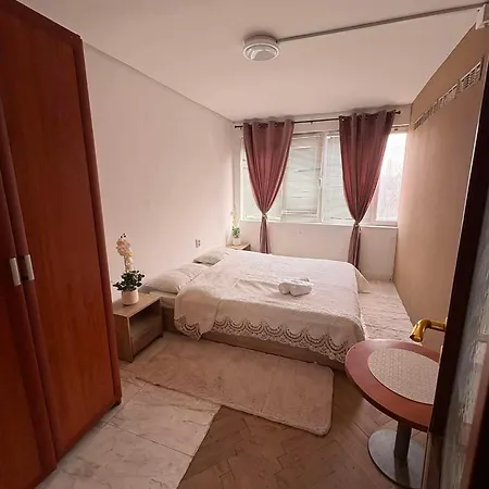 Petrovi Hostel